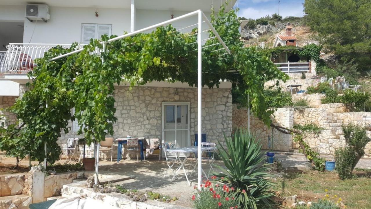 Apartments By The Sea Sevid, Trogir - 16897 Марина Экстерьер фото